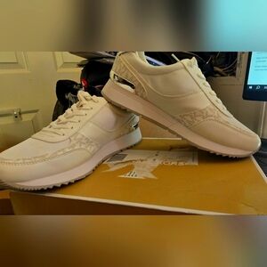 Women Michael Kors Andi Trainer Shoes BRIGHT WHT (White)  Size 9M